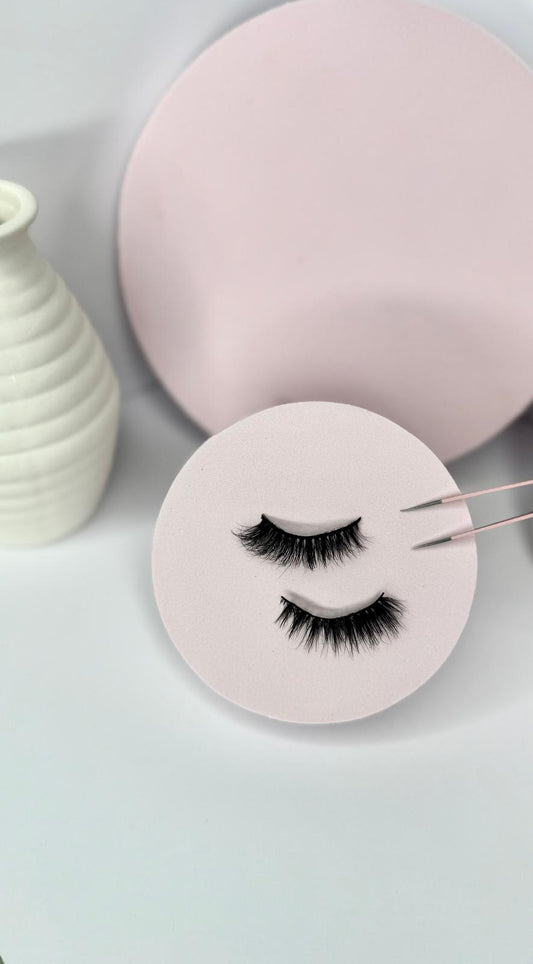 Femme (M078) 15mm Fan curl. Plush volume.